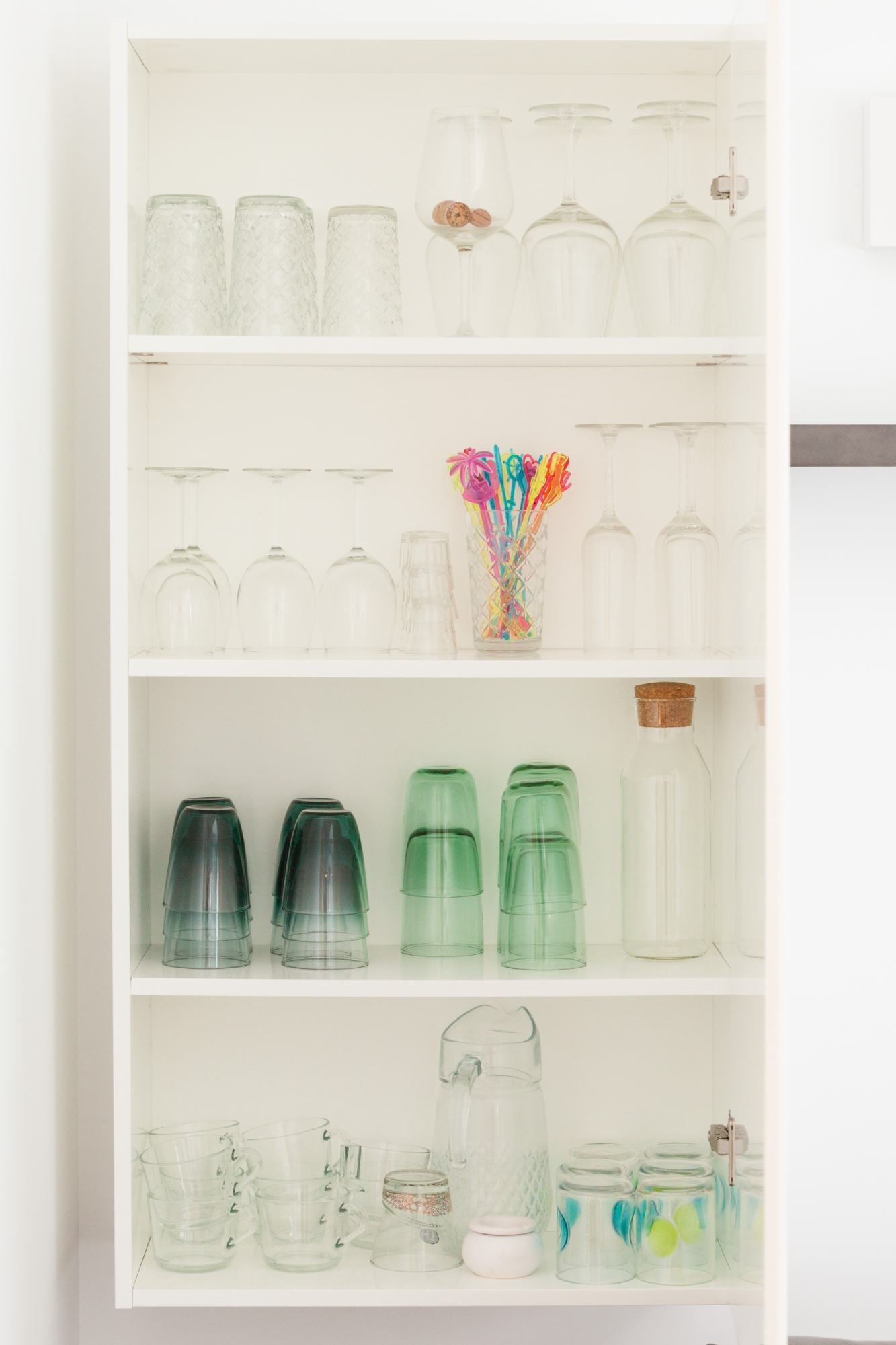 Kast met glaswerk